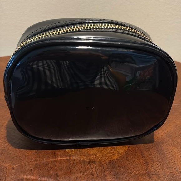 Tory Burch cosmetic case make up bag patent leather Black/gold tone Hw. NWOT - Picture 7 of 13